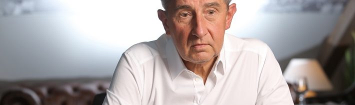 Jde po Babišovi lithiová lobby? Babiš vyzval, aby těžba zůstala v rukou státu, zatímco ČSSD je pro privatizaci. A najednou pár dní po jeho výzvě přichází ke slovu opět policejní plukovníci jako v roce 2013! Miliardář Dědek jde do politiky se STAN, hledá slušné lidi. Janeček také zakládá vlastní stranu. Léto dlouhých nožů na likvidaci Babiše?