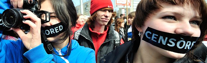 Ukrajina zakázala ruský jazyk a ruské školní autobusy