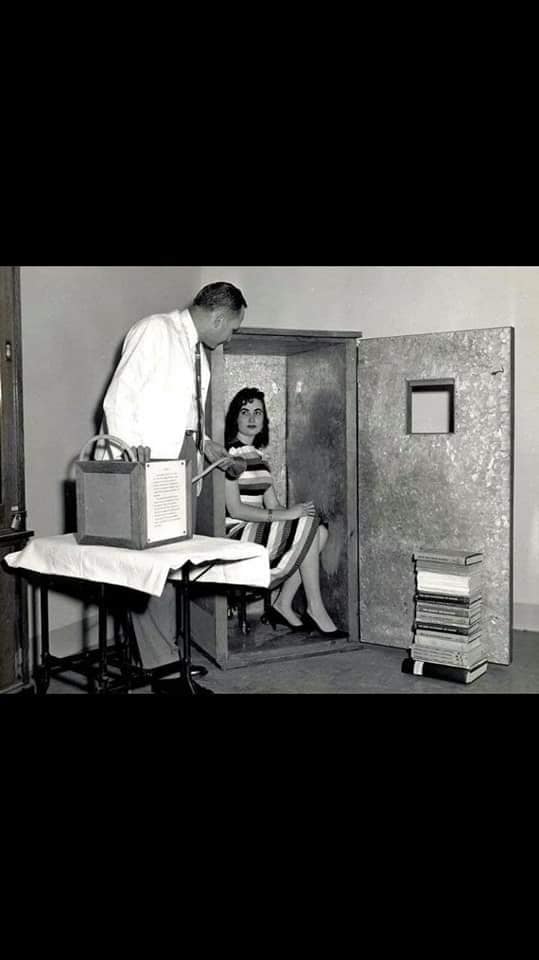 Na obrázku môže byť 1 osoba a interiér