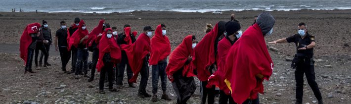 Španielsko: V tábore na Tenerife sa pobili migranti, polícia zatkla osem ľudí