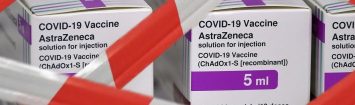 V EÚ potvrdili súvislosť medzi očkovaním vakcínou AstraZeneca a trombózami