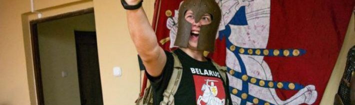 Šakal z Minsku: Roman Protasevič jako bojovník ukrajinského praporu Azov, který se dostal až na titulní stránku jejich časopisu! Od roku 2017 měl základnu v České republice pod dozorem českých čučkařů! Záhy poté vycestoval přes Polsko a Brusel do USA na pohovory na americkém ministerstvu zahraničí ve Washingtonu, zpátky se vrátil už jako spolupracovník Eurorádia pod federální neziskovkou USAID, která funguje jako front house pro operace CIA! Jeho přítelkyně studuje na škole ve Vilniusu, která vloni uzavřela partnerství s mezinárodní sítí OSUN George Sorose! V Česku je zaregistrována běloruská mládežnická odbojová organizace Malady Front, ve které byl Protasovič členem!