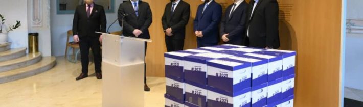 Ústavný súd SR v ďalšom konaní rozhodne o ústavnosti referenda.