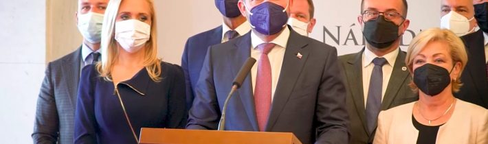 Šéf parlamentu Kollár informoval poslancov, že na Slovensku operuje skupina ovplyvňujúca trestné konania v koordinácii s kajúcnikmi. Pellegrini žiada okamžitú demisiu celej vlády