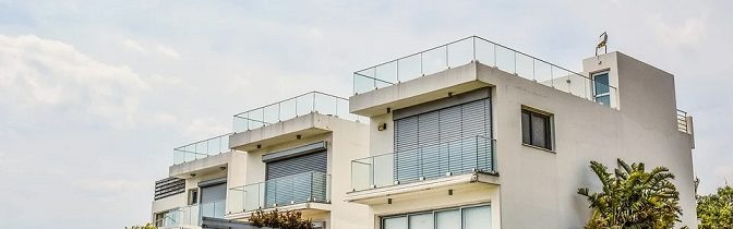 Náklady na bydlení žadatelů o azyl poskočily v Británii o 42 procent na 1,4 miliardy liber