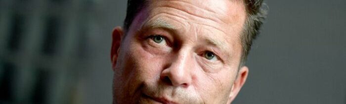 „Je to príšerné, strašné, desivé!“ Nemecký herec, rakúske celebrity a lekári proti povinnému očkovaniu (VIDEO)