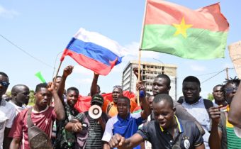 Z Burkina Faso vyháňajú Francúzov