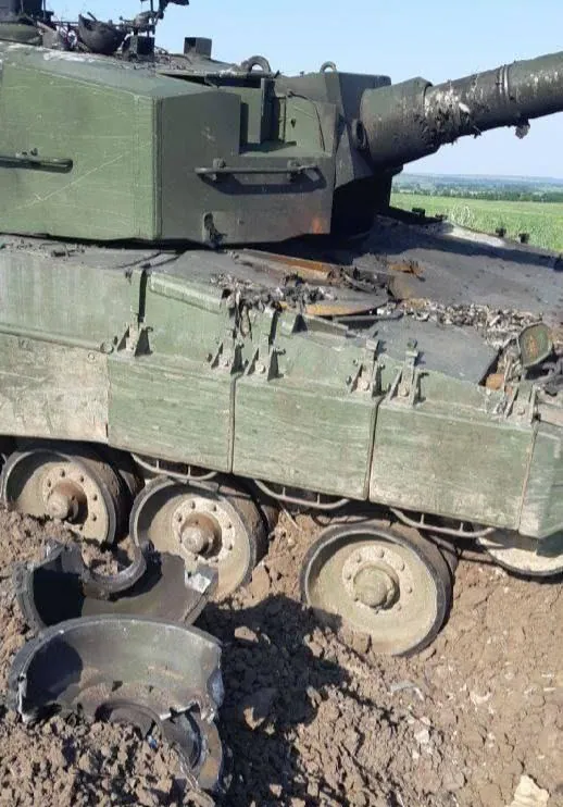 zničený tank NATO