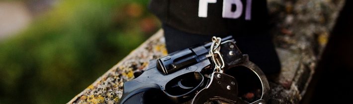 Whistleblower FBI: „Agenti odstraňují důkazy o Epsteinovi ze serverů úřadu“