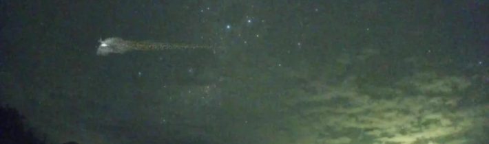 ✨SLEDUJTE: Novozélandskou oblohu rozzáří oslnivá ohnivá kouleDiskuze na X: https://x.com/theinsiderpaper/status/1910839406090399897?s=46