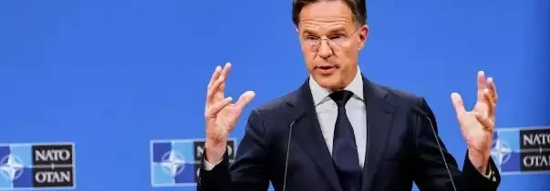 Ruský analytik poradil čo pomôže Európanom odstrániť svoju vojny chtivú politickú elitu