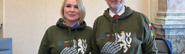 Ministr obrany odvolal, co tvrdil, a popřel, co potvrzoval! SPD zahájila bizarní “damage control” kampaň s názvem “Pane ministře” a lidé se dozví, že ministr na Ukrajinu nepojede, že podporou Ukrajiny prý myslel Trumpův mír a stíhačky F-35 prý nejsou jisté! Ministr natočil vánoční zdravici, ale prasklo na něj, že v lednu měl v plánu znovu řečnit na další konferenci Aspenu!