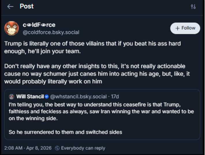 Tweet diskutující politické komentáře o Trumpovi, odkazující na padoušské chování a strategické aliance v humorném tónu.