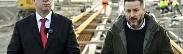 Fľusk z budúcnosti – Vallo odovzdáva Rážovi pomyselné kľúče od hlavného mesta a … / Fľuska post 2026-05-21 19:02:36