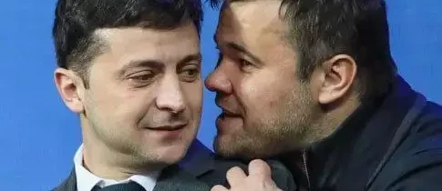 Slučku okolo Zelenského krku utiahol nečakaný hrdina
