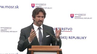 Kali posiela odkaz Džarovi: „Pán Naď, keďže si zjavne radi strieľate do kolena, …
