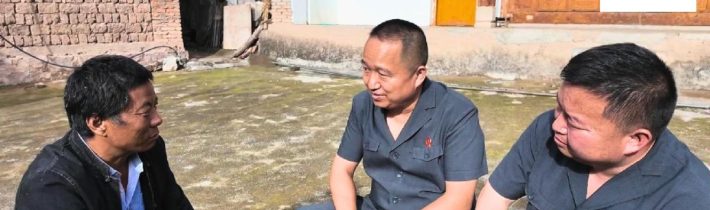 Soudce, který nosil spravedlnost přes hory: Příběh Denga Singa z jihozápadní Číny
