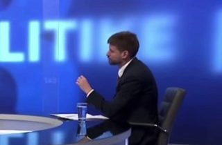 Mišoooo, Remišová sa ti smeje doma pred telkouToto sa ti bude ešte dlho obúchava…