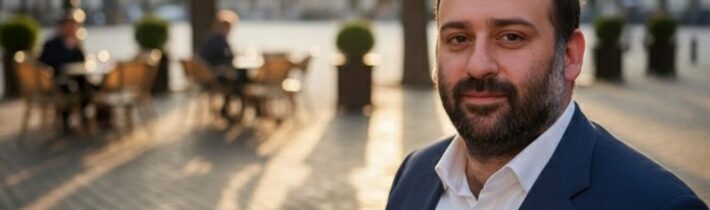 Musíme pít moč, nemáme co jíst, dodávají nám méně jídla než ostatním, hladem moji muži upadají do bezvědomí, proto musíme opustit pozice! Velitel ukrajinského útvaru natočil šokující video adresované vrchnímu veliteli Drapatému! Mezitím na britské televizi zazněla po dlouhé době pravda, že Rusko vítězí v závodech ve zbrojení!