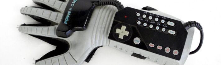 Nintendo Power Glove – Kabinet Kuriozit