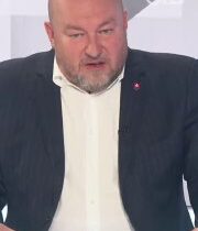 Rudolf Huliak – človek, ktorý sa do teplého parlamentného kresla vyviezol priamo…
