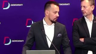 Jediný, kto chodí na tlačovky demokratov, je kameramanka Jana, aj tú musia plati…