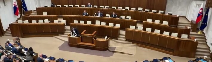 Taraba je odvolaný z postu Ministra životného prostredia 77 poslancami NR SR