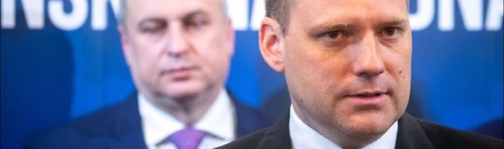 DANKOV NEDOSTATOK POLITICKÉHO TALENTU JE TRAGICKY KOMICKÝ A KOMICKY TRAGICKÝ