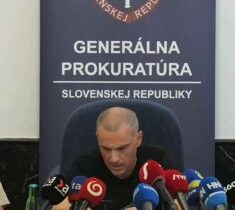 Byť na tlačovke ako generálny prokurátor v tričku s bicyklom je také progresívne…