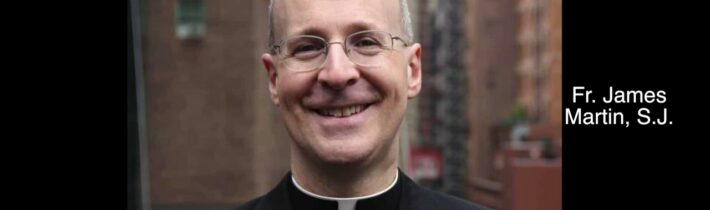 Sekulárne slovenské médiá konečne objavili P. Jamesa Martina SJ – Veľký rozhovor s LGBT pátrom na Aktualitách.sk. Stane sa obľúbencom aj slovenských liberálov?