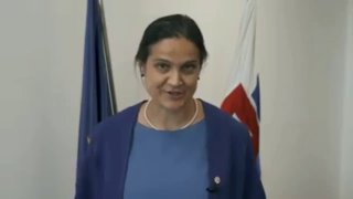 Blbeček na dobrú nocČo myslíte, mala Mara liznuté? V čase natočenia videa bola m…