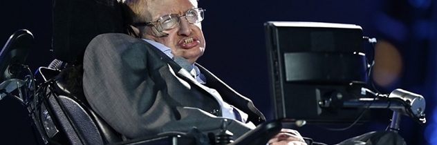 Báť by sme sa mali kapitalizmu a nie robotov, varuje fyzik Stephen Hawking