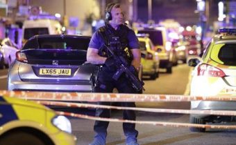 Tak to tu máme… Páchateľa útoku pri mešite v Londýne obvinili z terorizmu