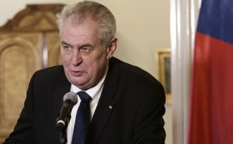 V českých prezidentských voľbách zrátali vyše polovicu hlasov, Zeman vedie so ziskom takmer 42 percent