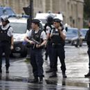 Pri Notre Dame v Paríži hlásili streľbu, zasahuje tam polícia
