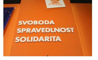 Oranžové saně ČSSD potáhne do voleb trojspřeží.