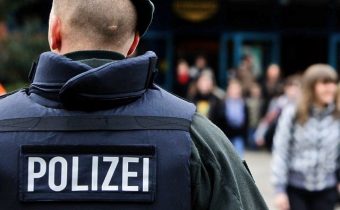 Čečenec ubodal manželku, podle německého soudu nejde o vraždu