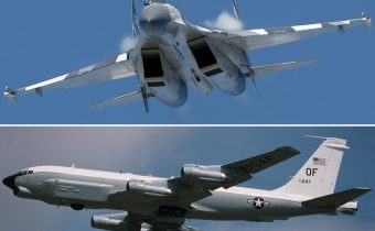 Ruské ministerstvo obrany uvedlo podrobnosti zachycení amerického letounu RC-135 ruským Su-27