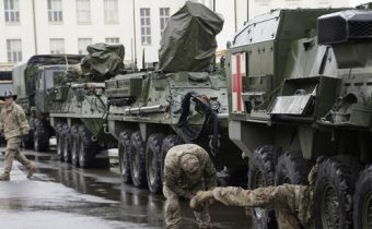 Cez územie Slovenska sa budú presúvať vojenské konvoje