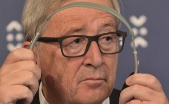 Ste na smiech, odkázal rozčúlený Juncker europoslancom. A toto je dôvod