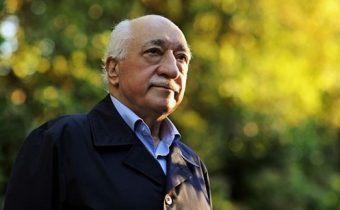 Exilový duchovný Gülen: Životy mnohých ľudí po puči v Turecku „stemneli“
