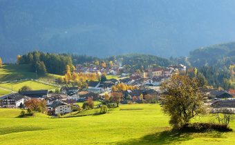 Kvůli povinnému očkování v Itálii chce 130 rodin z Jižního Tyrolska zažádat o azyl v Rakousku