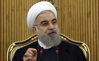 Iránsky prezident hrozí obnovením jadrového programu, dôvodom je Washington