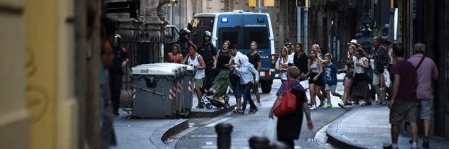 Španielska polícia stále pátra po jednom z členov teroristickej skupiny. O koho ide, odmieta spresniť