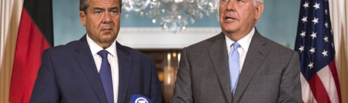 VIDEO: Německo vyzvalo USA ke stažení svých jaderných zbraní ze země! Sigmar Gabriel a Rex Tillerson řešili ve Washingtonu odpor Německa proti zvyšování nákladů na zbrojení. Lidstvo nesmí mít jaderné zbraně, je to hrozba pro nejvyšší plánování! [CZ Titulky]