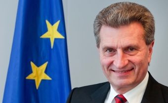 Eurokomisár: Británia musí platiť Bruselu až do roku 2023!