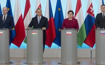Krajiny V4 debatovali s Junckerom. K vzostupu terorizmu došlo pre prílev migrantov, zaznelo