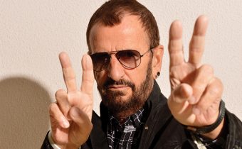 Beatles pro Brexit: Ringo Starr říká vládě, že “mít pod kontrolou naši zem je dobrý krok”