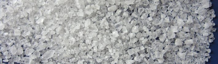 Kuchyňská sůl obsahuje plasty. Včetně mořské. Zjistil to nový výzkum