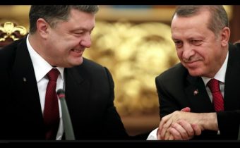 Co vznikne křížením prasete Porošenka a Erdogana? Turek bodl Putina nožem do zad – už podruhé